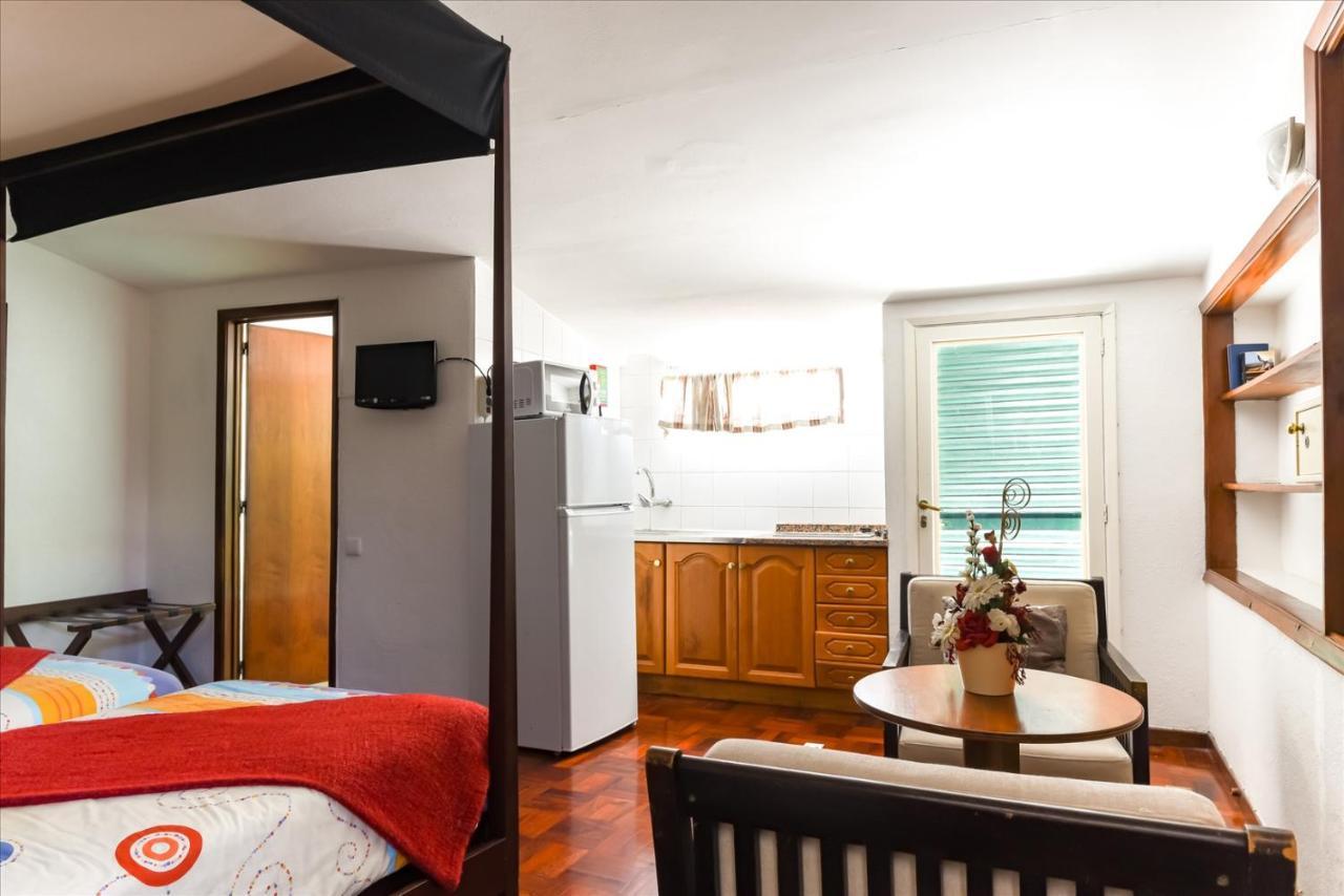 Residencial Colombo Bed and Breakfast Funchal  Buitenkant foto